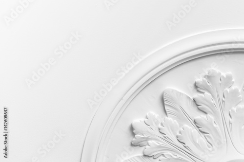 Round decorative clay stucco relief molding