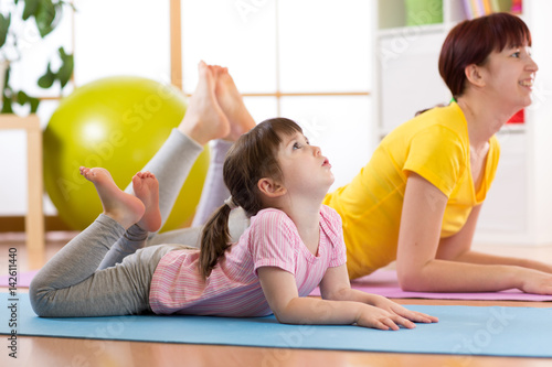 Mother and daughter doing g...