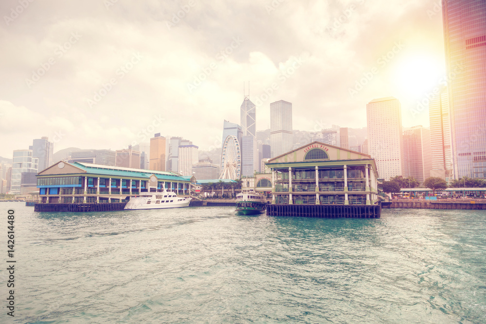 Naklejka premium Sunset Over Central Pier in Hong Kong