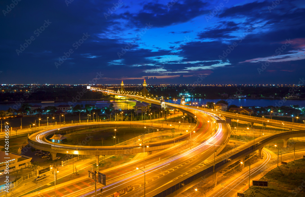 Fototapeta premium Nonthaburi bridge