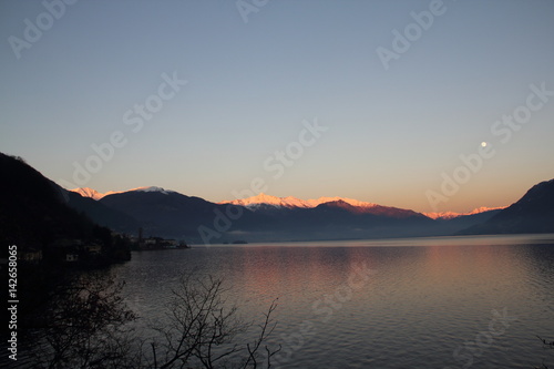 Luna tramonto Lago Maggiore