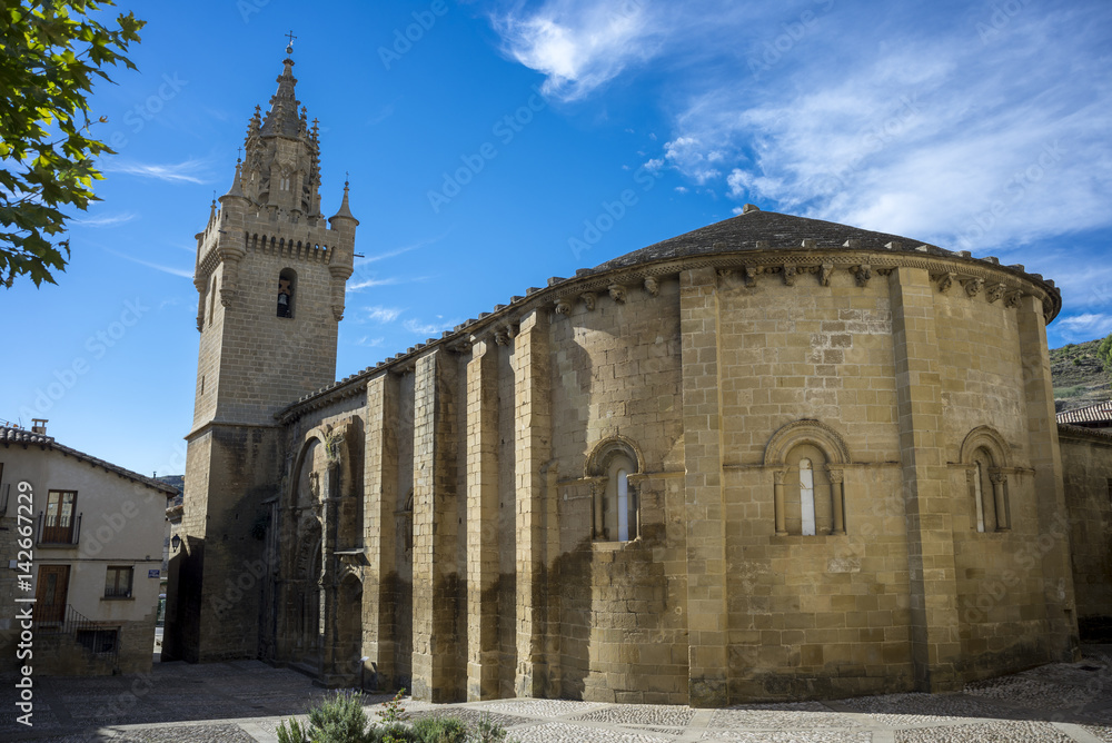 Southern facade of the Church of Santa Maria, in Uncastillo, Zaragoza, Aragon, eastern Spain. It was built between 1135 and 1155 in Romanesque style