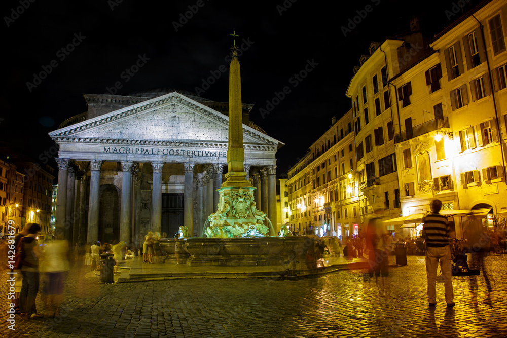 Naklejka premium fountain in front of Pantheon at the Piazza della Rotonda. Rome, Italy