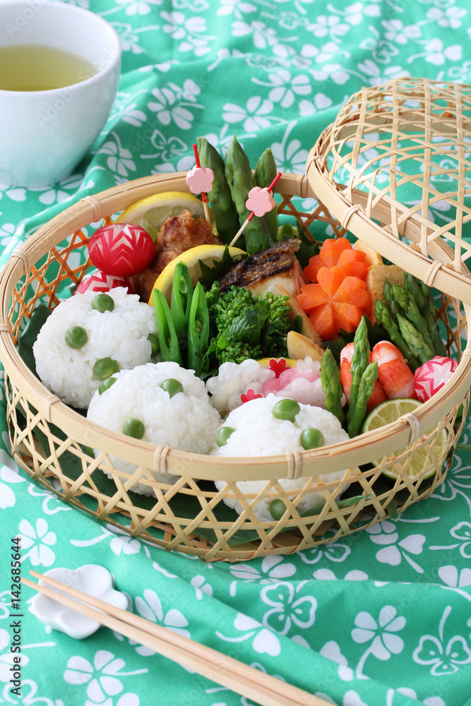 豆ごはんの春の行楽弁当 豆ごはんの春の行楽弁当