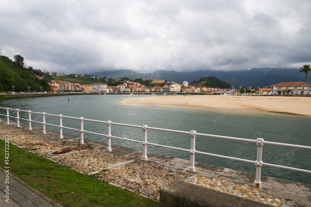 Localidad marítima de Ribadesella en Asturias