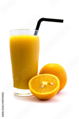 O-saft Orangensaft isoliert freigestellt auf weißen Hintergrund