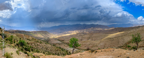 Obraz na płótnie panorama of the mountain area in the central part of Iran w salonie