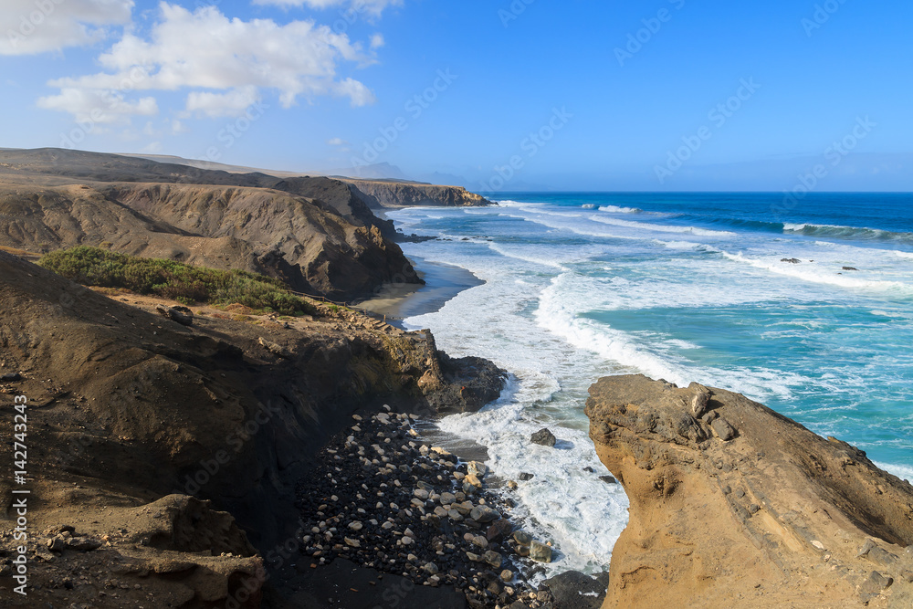 Obraz premium La Pared beach and beautiful bay on western coast of Fuerteventura, Canary Islands, Spain