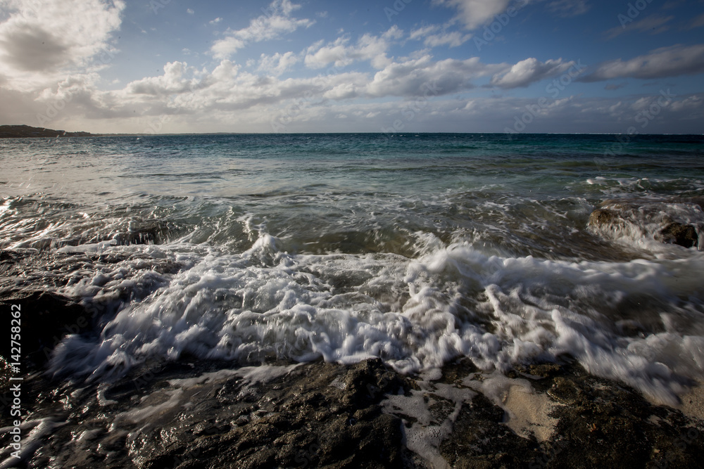 Fototapeta premium rocks on grace bay beach