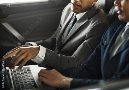 Business Men Use Laptop Car © Rawpixel.com