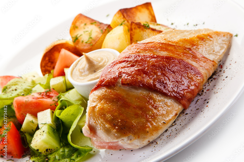 Grilled chicken fillet with potatoes Grilled chicken fillet with potatoes