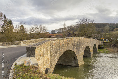 stone bridge in Oberregenbach in Hohenlohe © PRILL Mediendesign