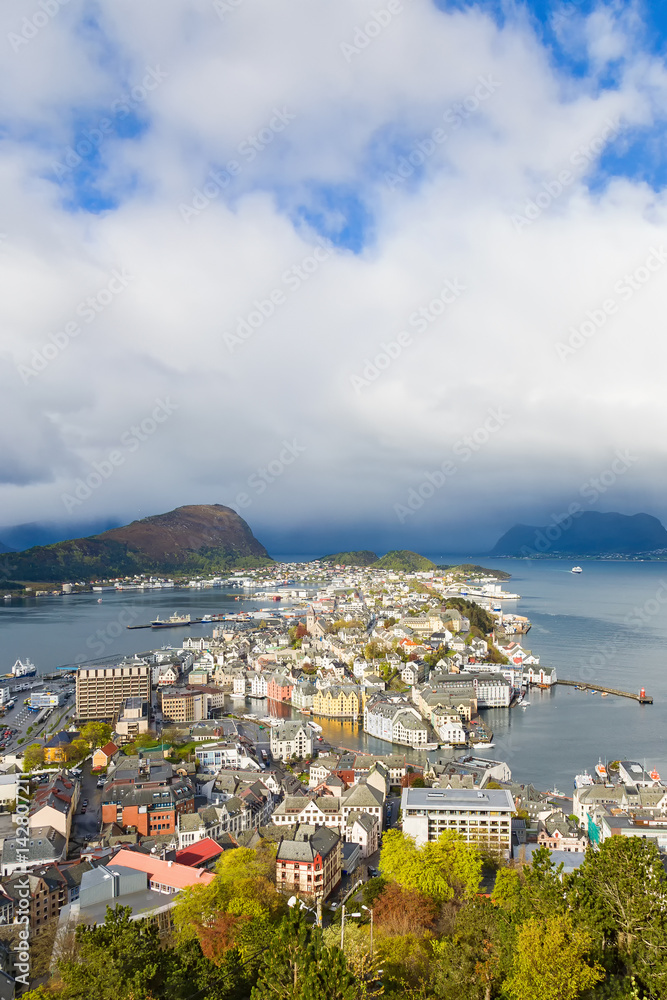 Naklejka premium Alesund on the Norwegian coast