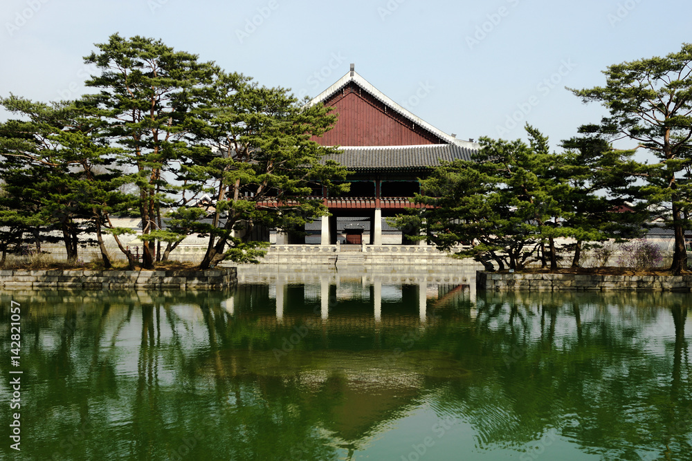 Gyeongbokgung (경복궁) Gyeongbokgung (경복궁)