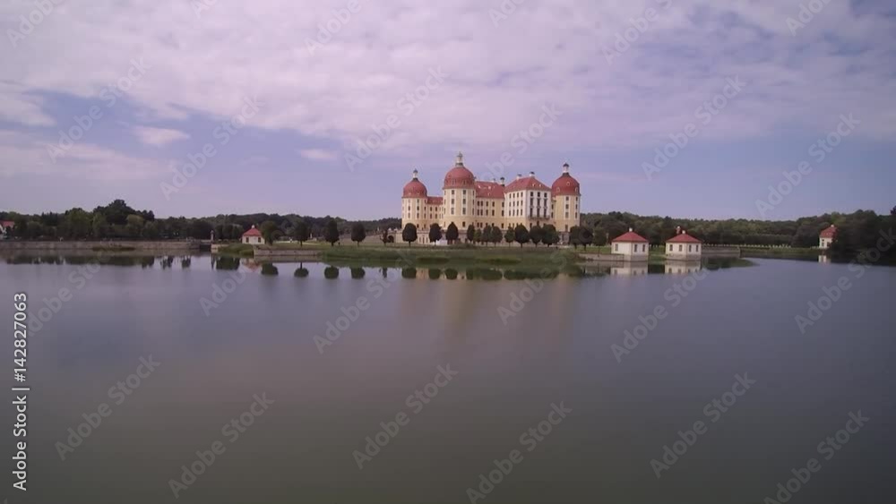 Pałac Moritzburg
– przelot nad pałacem Pałac Moritzburg
– przelot nad pałacem