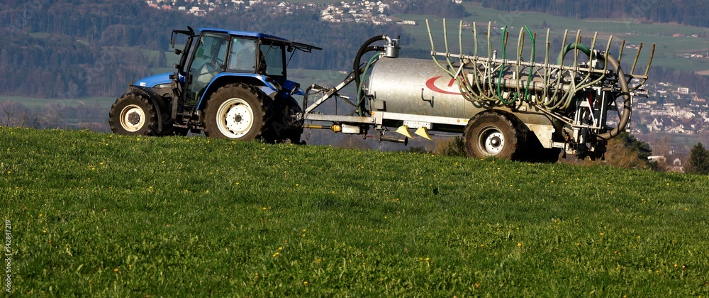Fototapeta premium épandage agricole