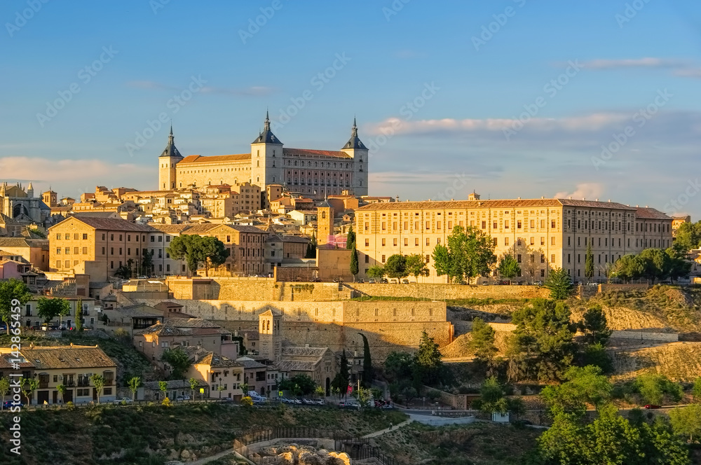 Toledo Alcazar in Spanien - Toledo Alcazar castle in Castilla-La Mancha