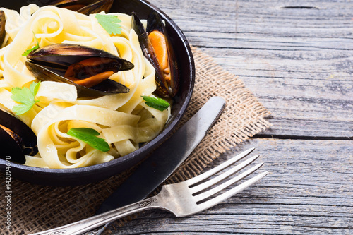 Pasta tagliatelle with mussels