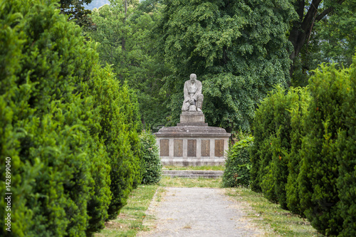 Die Toten Zweier Weltkriege Mahnen für Frieden © dk-fotowelt