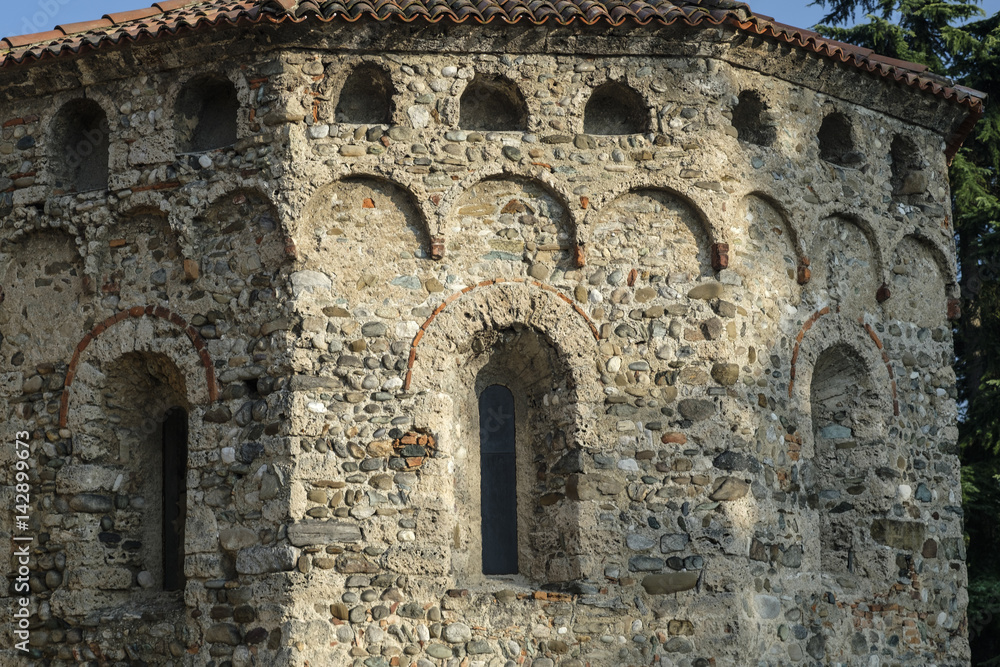 Agliate Brianza (Italy): historic church, baptistery