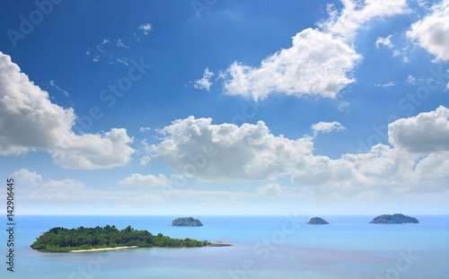 Fototapeta Naklejka Na Ścianę i Meble -  landscape or seascape sea and beach on the clear blue sky with the white cloud in koh chang or elephant island point at trad on summer holiday travel trip