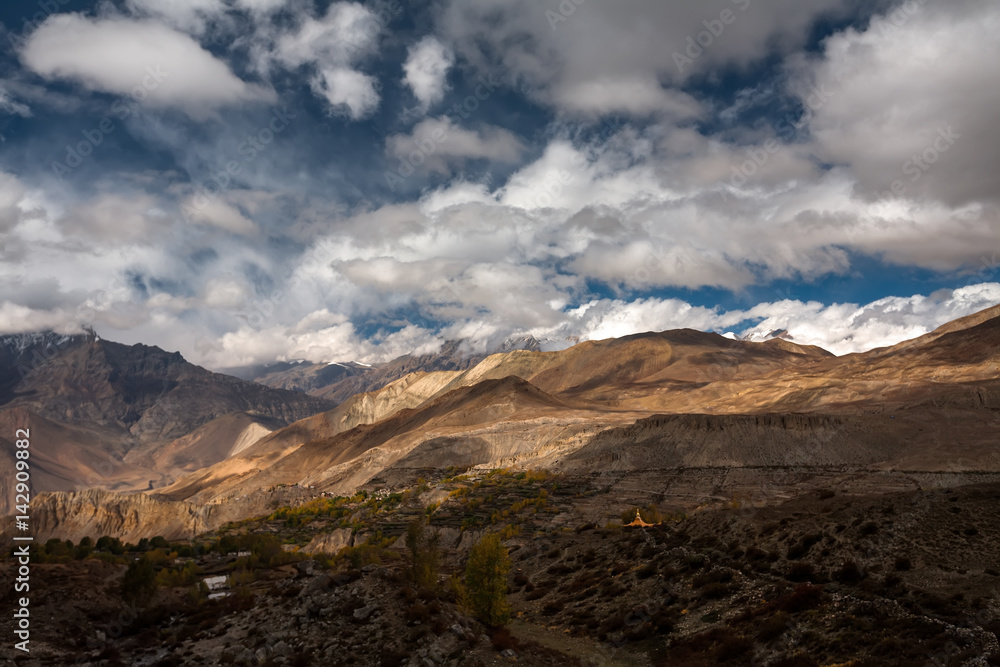 View to Lower Mustang area on Annapurna circuit trek in Nepal View to Lower Mustang area on Annapurna circuit trek in Nepal