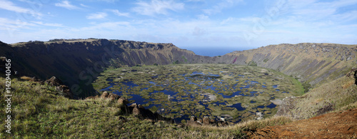 Kratersee des Vulkans Rano Kau auf der Osterinsel.