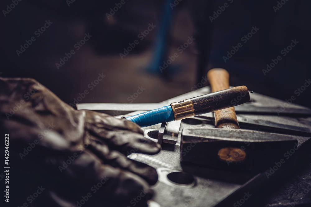 Naklejka premium Industrial welding tool background