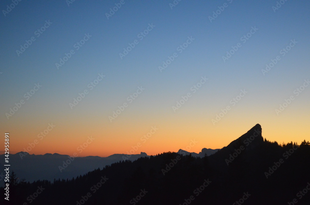 La Pinéa, Chartreuse, Isère, France au coucher du soleil La Pinéa, Chartreuse, Isère, France au coucher du soleil
