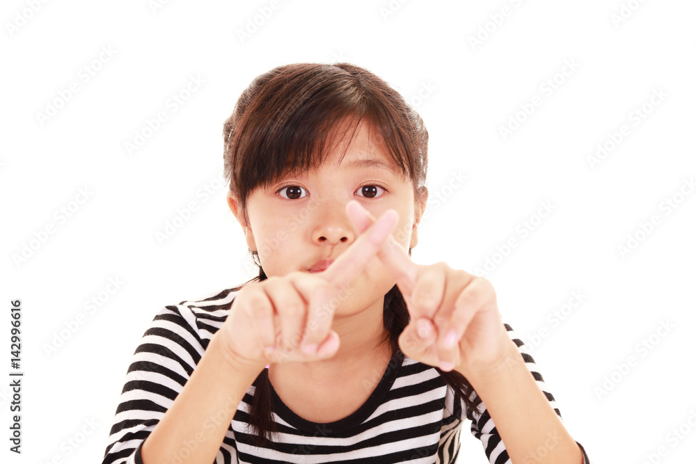 禁止の意思表示をする女の子 禁止の意思表示をする女の子