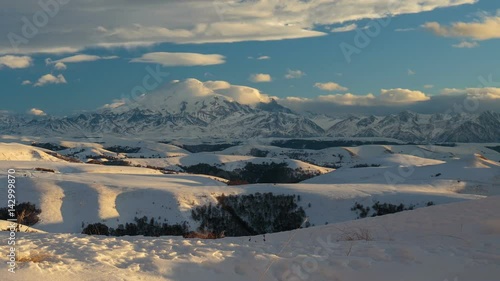 Wallpaper Mural Russia, timelapse. The formation and movement of clouds above the volcano Elbrus in the Caucasus Mountains in winter. Torontodigital.ca
