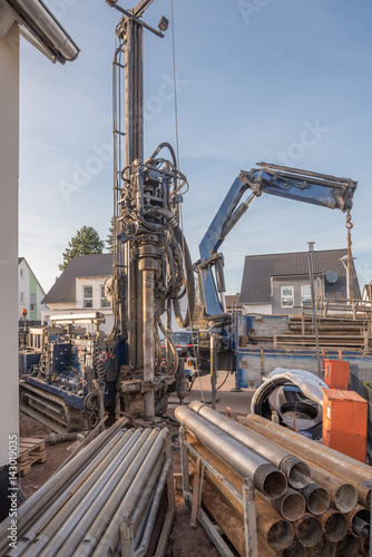 Geothermie Erdsondenbohrung beim Neubau