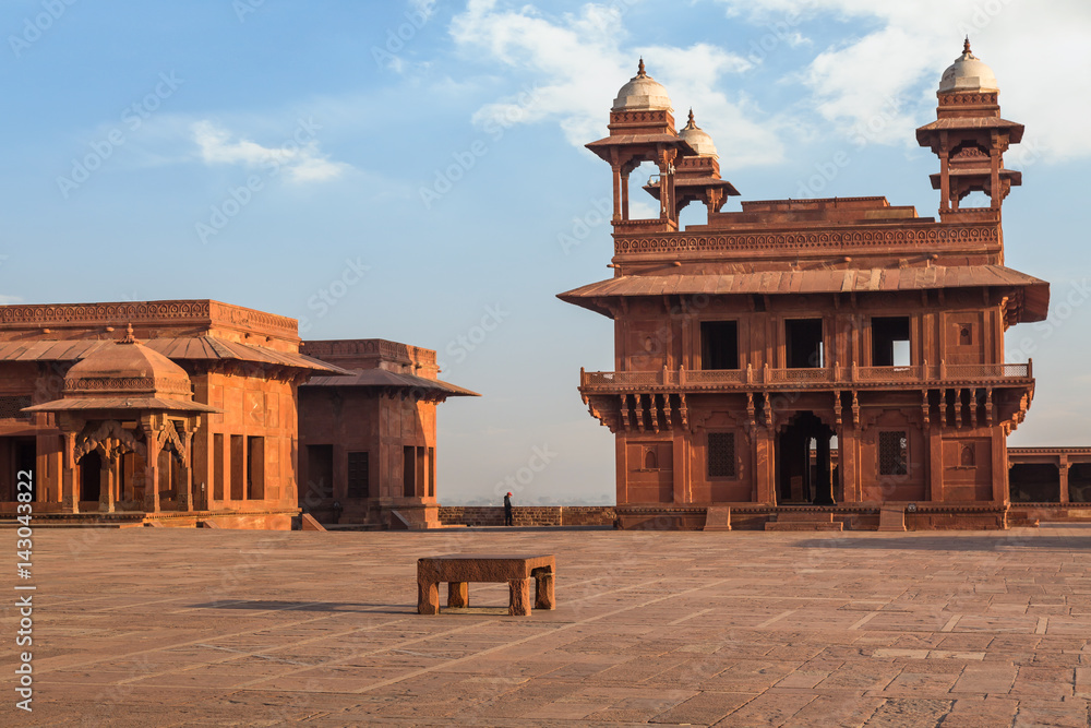 Fatehpur Sikri diwan-i-khas - A UNESCO World heritage site at Agra, India.Built by Mughal emperor Akbar for official meetings with his ministers.