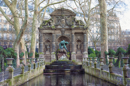 Fotografía Paris, The Medici Fountain is a fountain from the Luxembourg Gardens