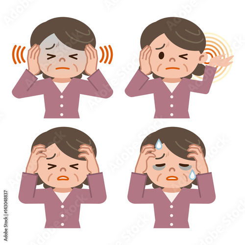 頭痛に悩むシニア女性のセット