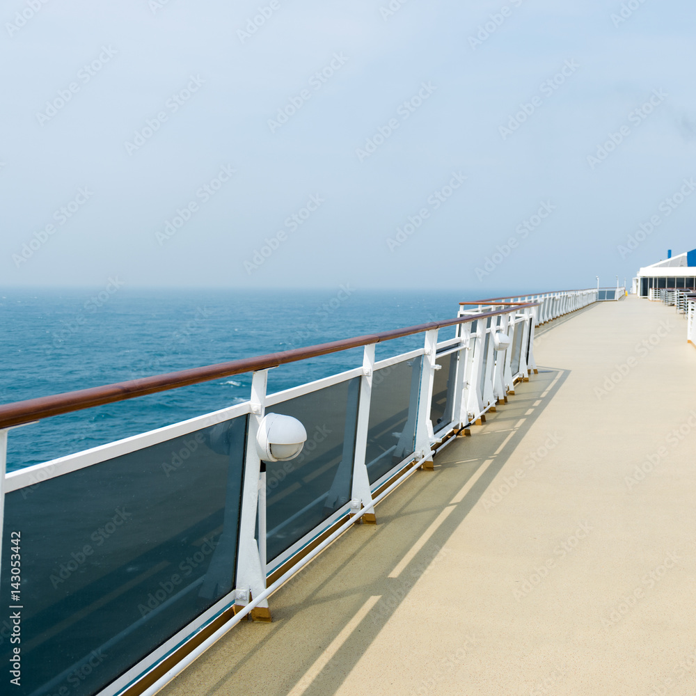 Obraz premium Promenade deck on a luxury cruise ship