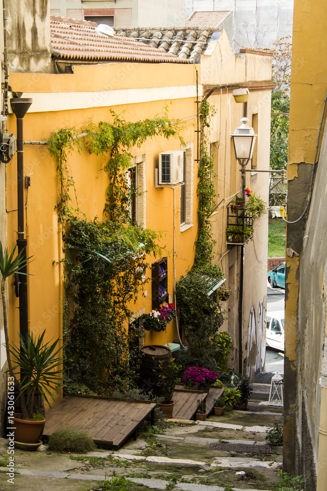 CAGLIARI: panoramica di  Vico Santa Margherita, all'interno del quartiere Castello  - Sardegna