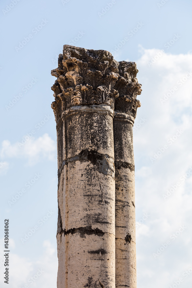 Antike Säulen - Überreste einer Synagoge