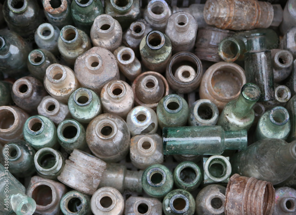 old little bottles used to put alcohol and health medical produc