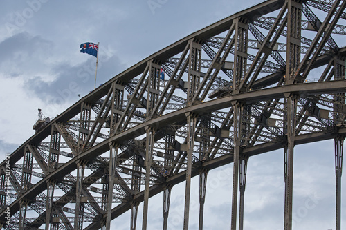 Flagge auf der Harbour Bridge © thosti57