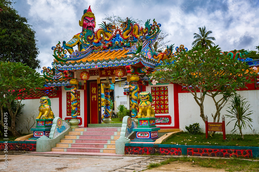 Fototapeta premium Chinese temple on Koh Samui