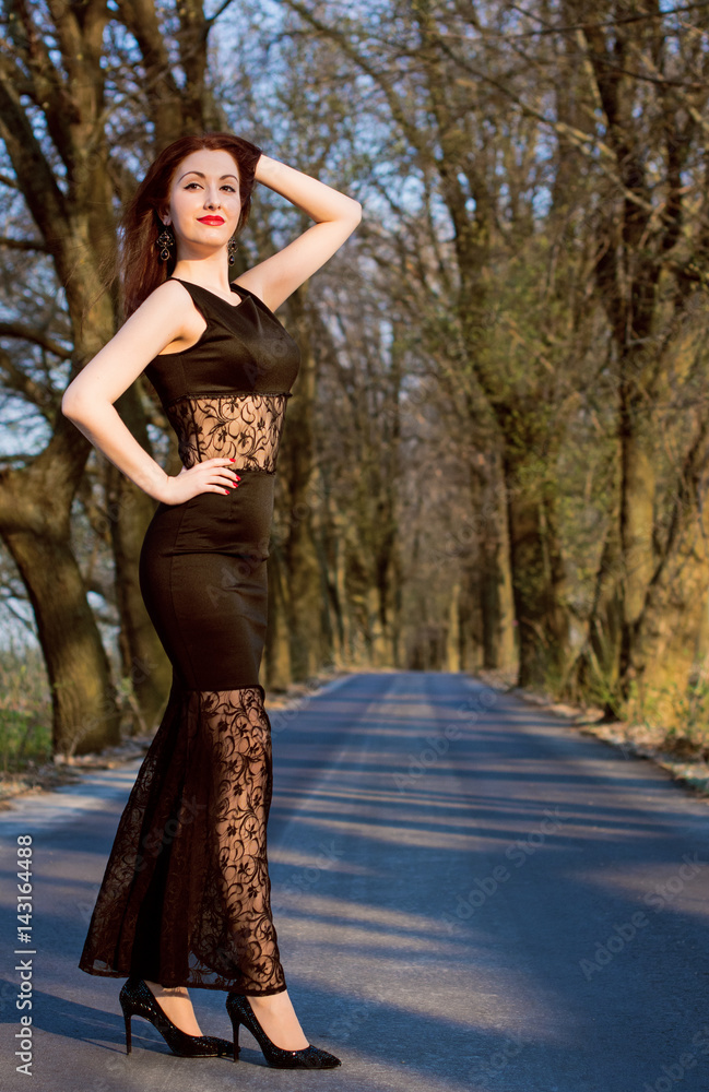 Jewelry for black lace dress store