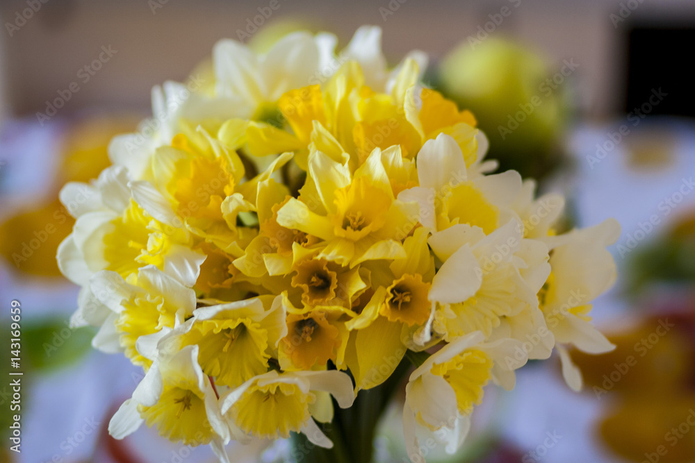 Fototapeta premium Sweet bouquet of yellow flowers