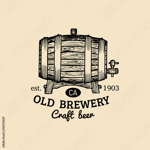 Kraft beer barrel logo. Old brewery icon. Hand sketched keg illustration. Vector vintage lager, ale label or badge.