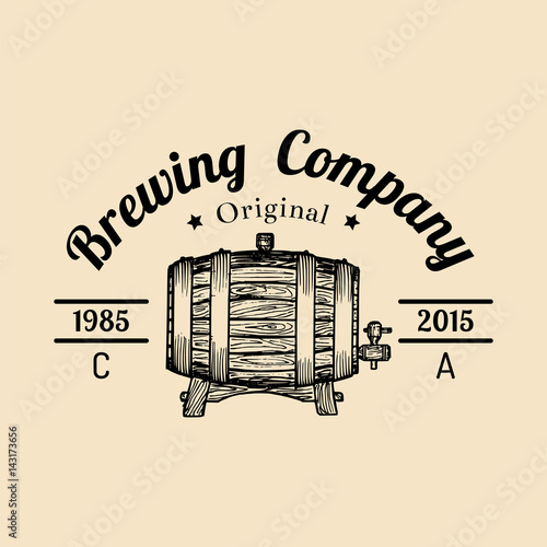 Kraft beer barrel logo. Old brewery icon. Hand sketched keg illustration. Vector vintage lager, ale label or badge.