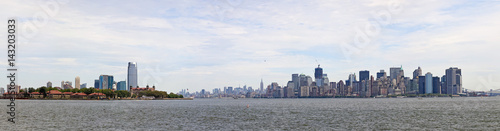 Manhattan skyline © MISHELLA