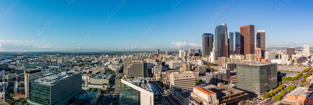 Fototapeta premium Panorama view of Los Angeles skyline