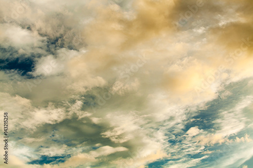 Fototapeta Naklejka Na Ścianę i Meble -  colorful dramatic sky with cloud at sunset