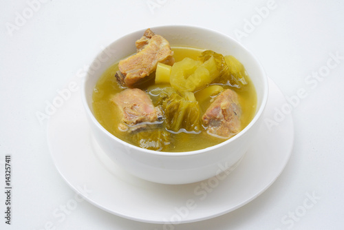 Pickled lettuce soup with pork 