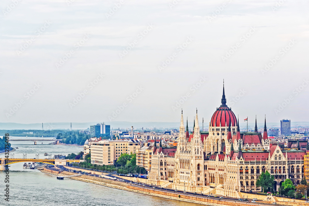 Fototapeta premium Water boat at Danube River and Hungarian Parliament Building